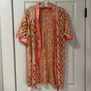 Peach and pink kimono. For size, please see measurements.